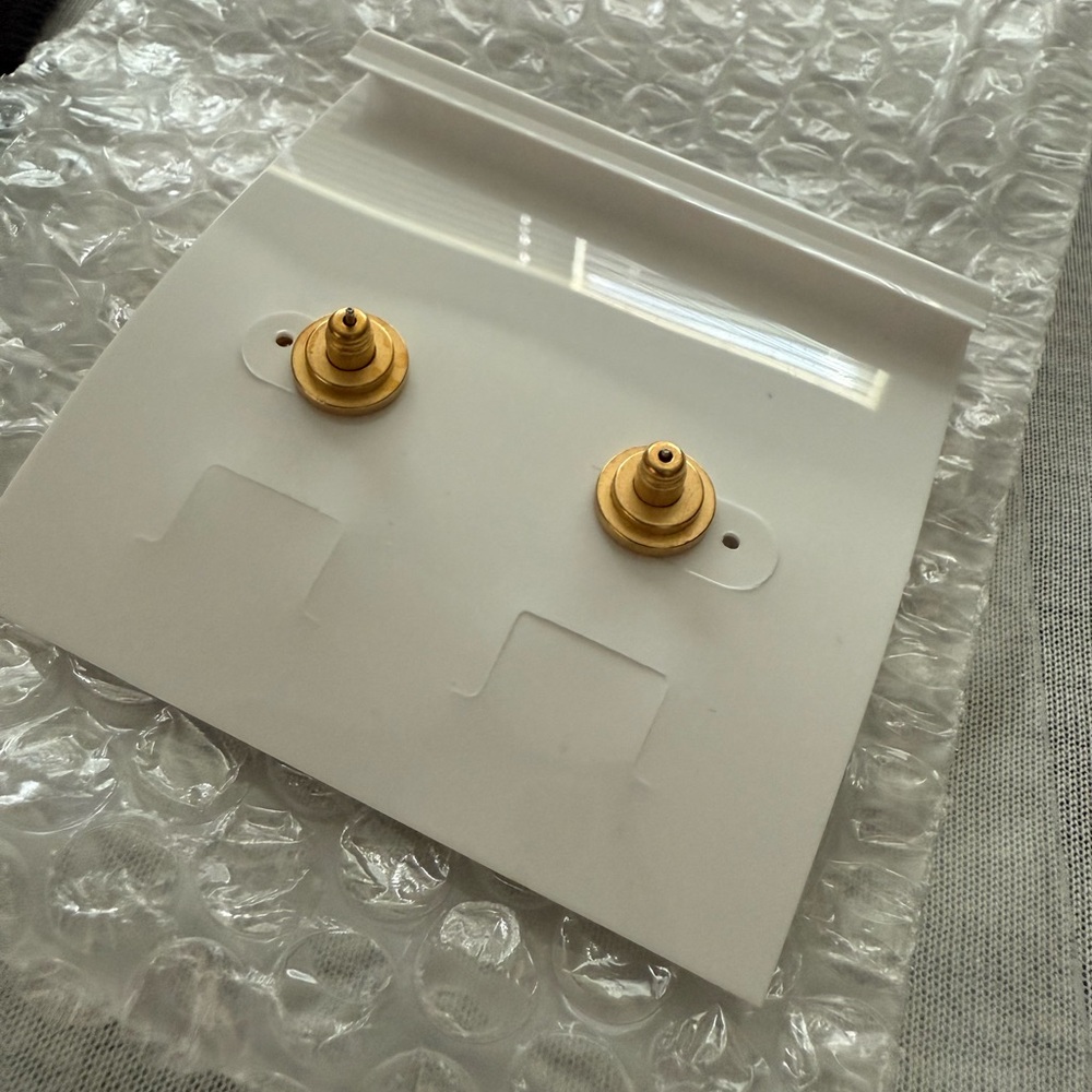 NWT Loren Hope Maci Heart Heart Studs | Crystal | 3/8” diameter - Picture 6 of 6